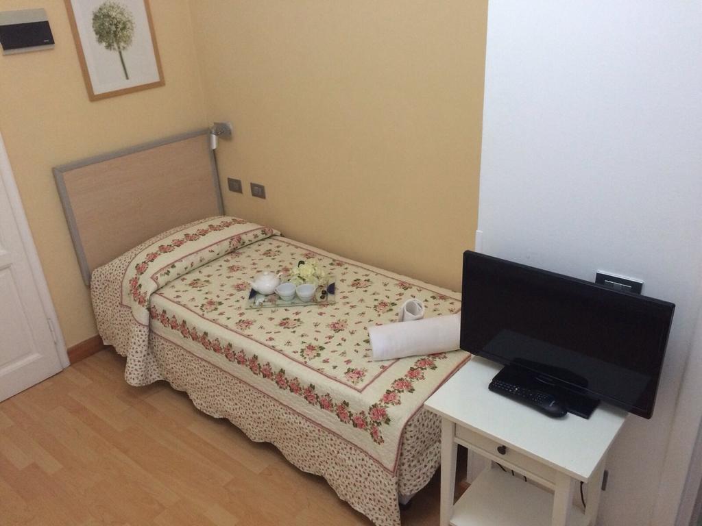 Hotel Butterfly Montecatini Terme Rum bild