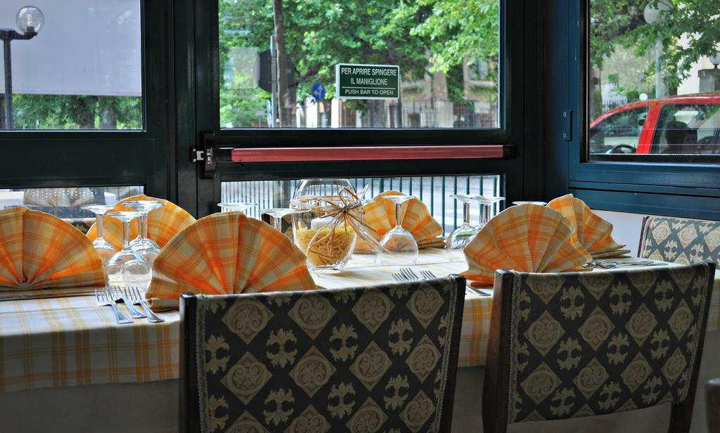 Hotel Butterfly Montecatini Terme Exteriör bild